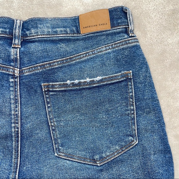 American Eagle High Rise Mom Short High Waisted Distressed Ripped Jean Shorts - Picture 5 of 7